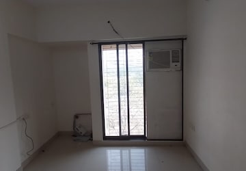 Room in 2 BHK Apartment at Chandak Stella, Goregaon West – for Rent