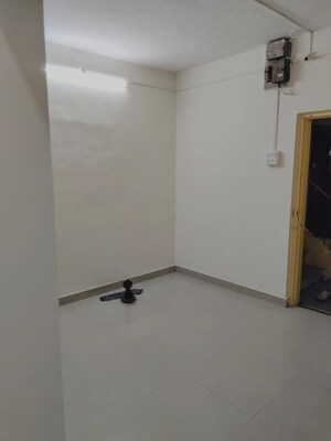 Room in 1 BHK Apartment at Seawoods – for Rent