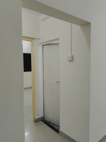 Room in 1 BHK Apartment at Seawoods – for Rent