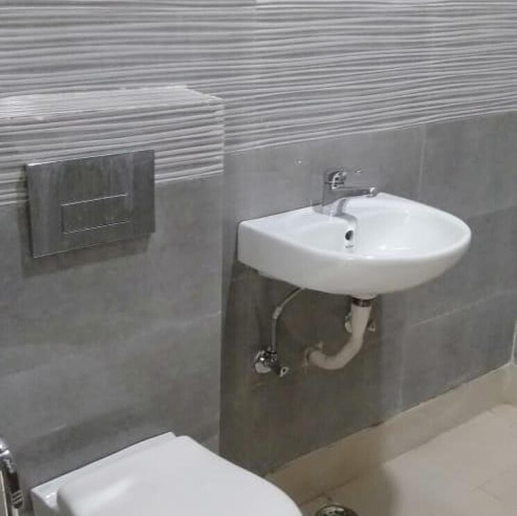 Bathroom, chattarpur 2 Bedroom 800 Sq.Ft. Apartment In Chattarpur Delhi 9338943