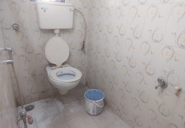 Bathroom in 1 BHK Apartment at Goregaon West View CHS, Goregaon West – for Sale