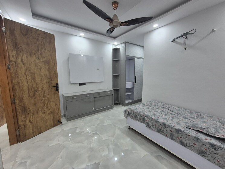 Room, bharat-city 3 Bedroom 121 Sq.Yd. Builder Floor In Duhai Ghaziabad 9339436