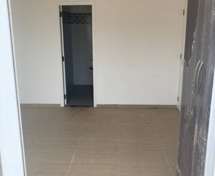 Room, international airport road 2 Bedroom 1500 Sq.Ft. Apartment In International Airport Road Zirakpur 9339415