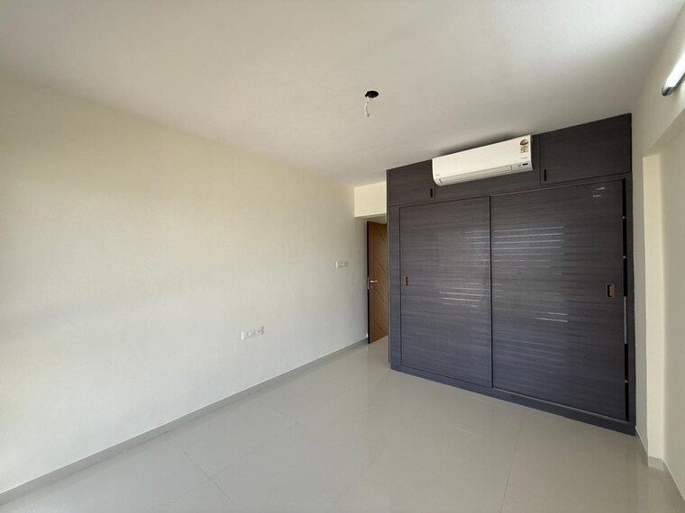 Room, seawoods 3 Bedroom 1200 Sq.Ft. Apartment In Seawoods Navi Mumbai 9339451