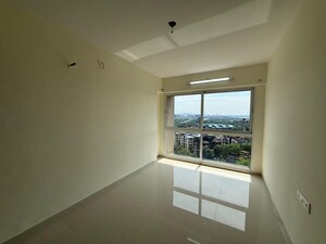 Room in 3 BHK Apartment at Seawoods – for Rent