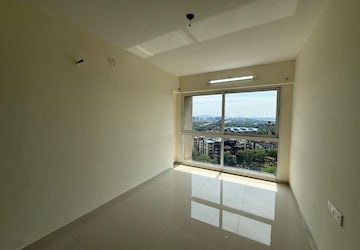Room in 3 BHK Apartment at Seawoods – for Rent