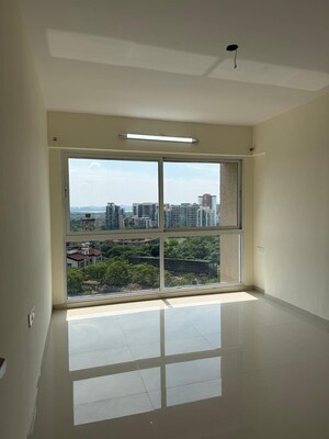 Room in 3 BHK Apartment at Seawoods – for Rent