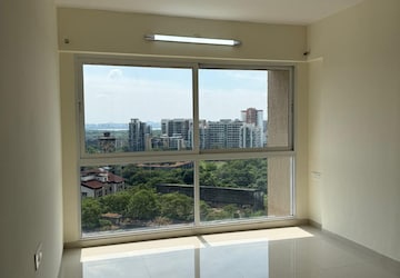 Room in 3 BHK Apartment at Seawoods – for Rent