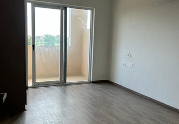 Room in 2 BHK Apartment at International Airport Road – for Rent