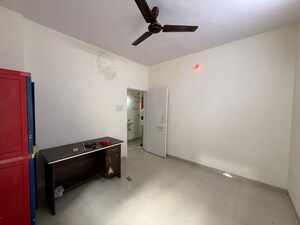 Room in 1 BHK Apartment at Seawoods – for Rent