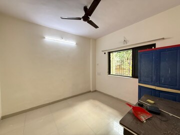 Room in 1 BHK Apartment at Seawoods – for Rent