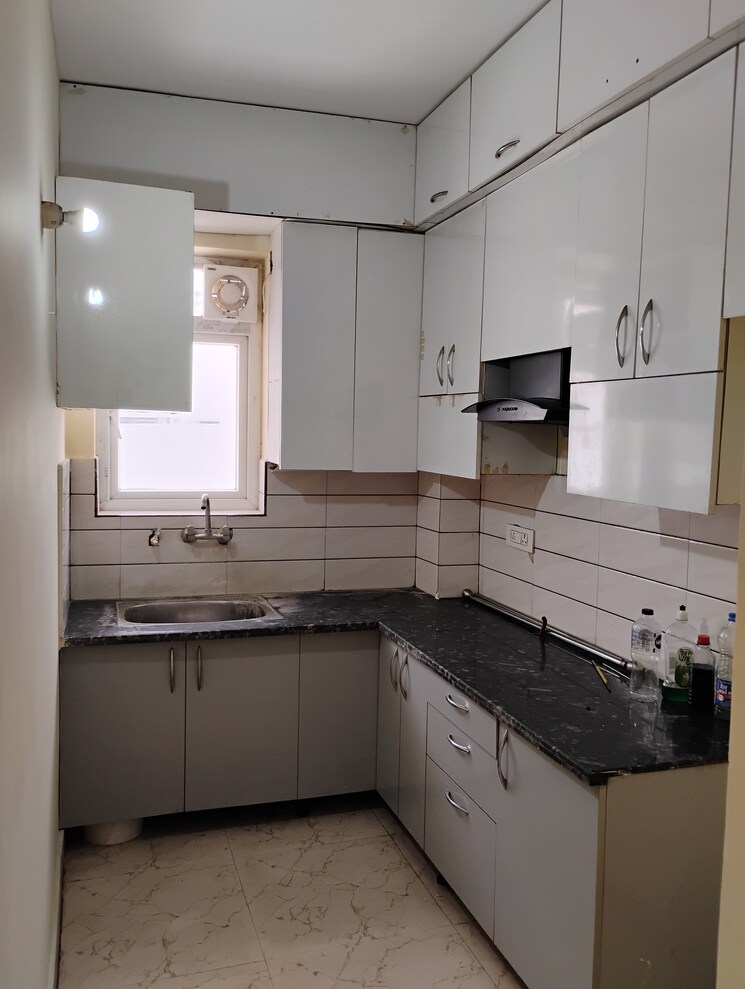Kitchen, srs-pearl-heights 2.5 Bedroom 1370 Sq.Ft. Apartment In Sector 87 Faridabad 9339528