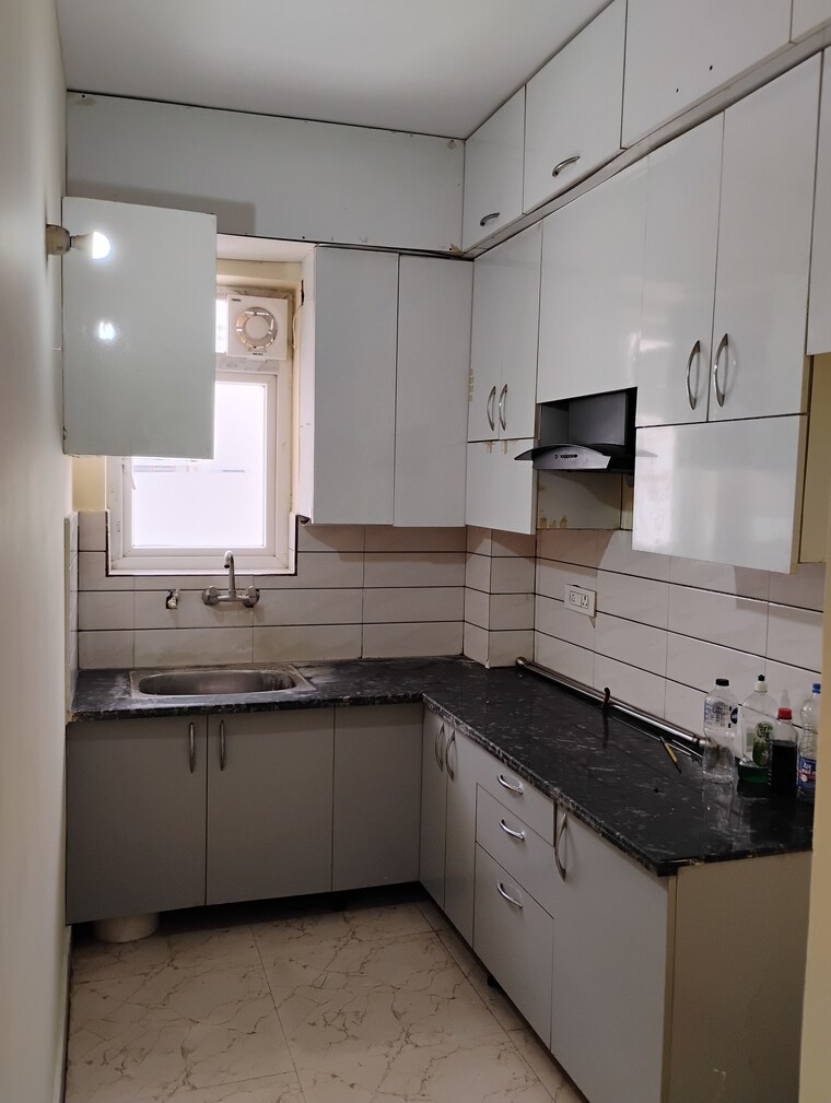 Kitchen, srs-pearl-heights 2.5 Bedroom 1370 Sq.Ft. Apartment In Sector 87 Faridabad 9339528