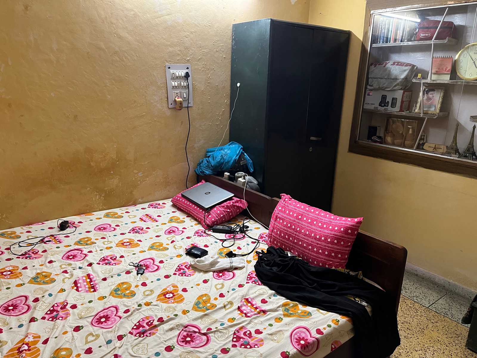 2 BHK Independent House For Rent in Rohini Sector 5