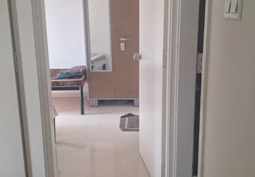 Room in 2 BHK Apartment at Kohinoor Zen Estate, Kharadi – for Rent