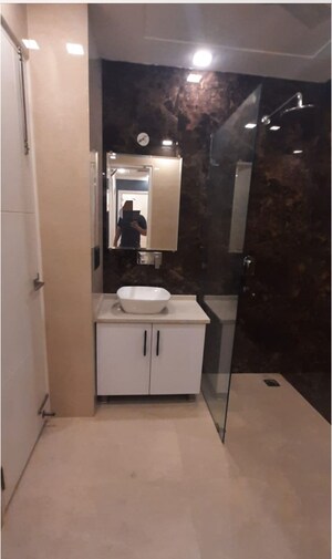Bathroom in 3 BHK Apartment at Karol Bagh – for Rent
