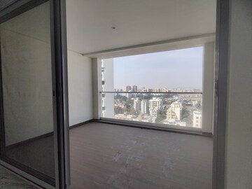 Room in 3 BHK Apartment at Kalpataru Exquisite Sierra, Wakad – for Rent