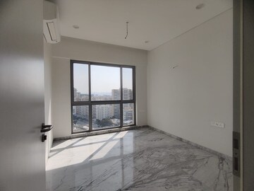 Room in 3 BHK Apartment at Kalpataru Exquisite Sierra, Wakad – for Rent