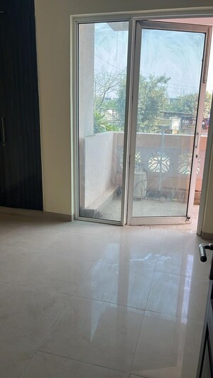 Room in 3 BHK Builder Floor at Ansal API Esencia, Sector 67 – for Rent