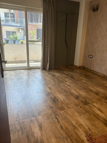 Room in 3 BHK Builder Floor at Ansal API Esencia, Sector 67 – for Rent