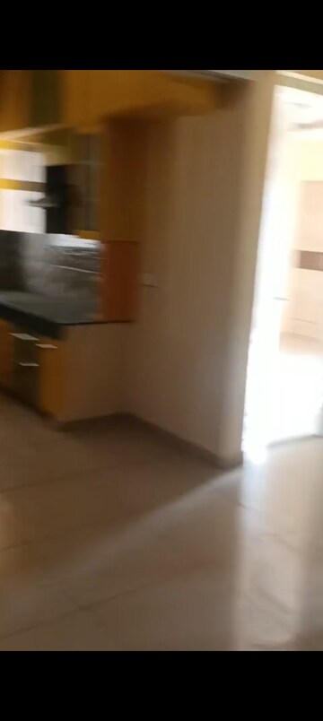 Room in 3 BHK Apartment at Landcraft Golf Links, Pandav Nagar – for Rent