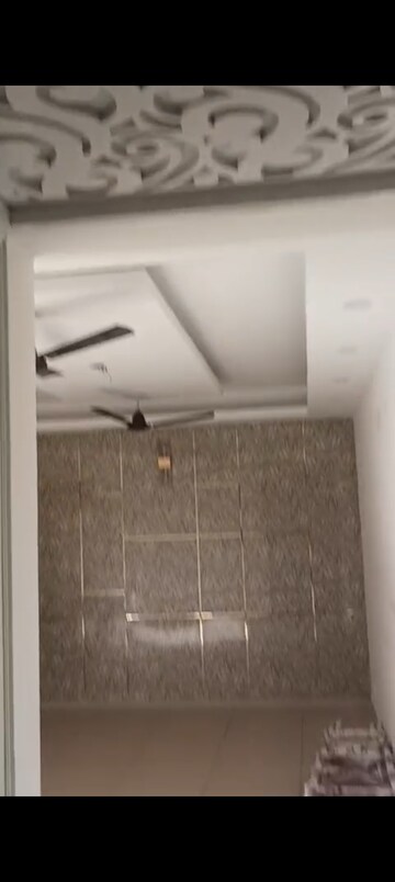 Furnished Amenities in 3 BHK Apartment at Landcraft Golf Links, Pandav Nagar – for Rent