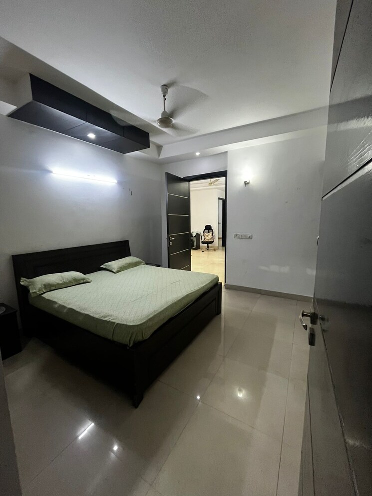 Kitchen, east of kailash 3 Bedroom 200 Sq.Yd. Builder Floor In East Of Kailash Delhi 9339915