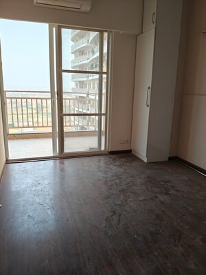 Room in 2 BHK Apartment at M3M Marina, Sector 68 – for Rent