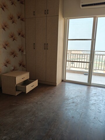 Room in 2 BHK Apartment at M3M Marina, Sector 68 – for Rent