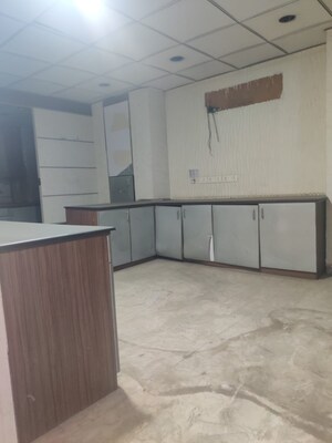 Team Area in  Shop at Yusuf Sarai – for Rent