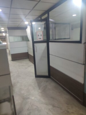 Team Area in  Shop at Yusuf Sarai – for Rent