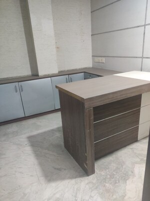 Team Area in  Shop at Yusuf Sarai – for Rent