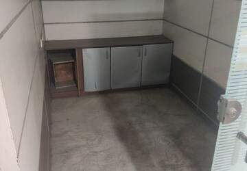 Team Area in  Shop at Yusuf Sarai – for Rent