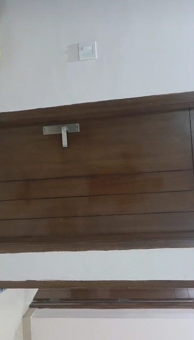 Room, sector 11 3 Bedroom 2250 Sq.Ft. Builder Floor In Sector 11 Faridabad 9339958