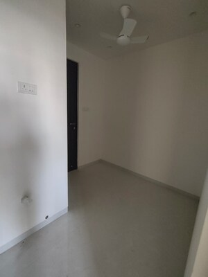Room in 2 BHK Apartment at Lower Parel West – for Rent