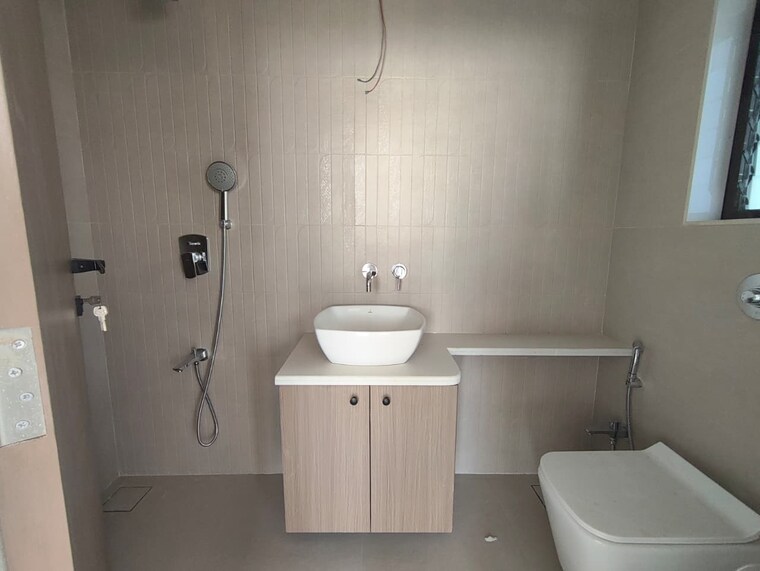 Attached Bathroom, lower parel west 2 Bedroom 960 Sq.Ft. Apartment In Lower Parel West Mumbai 9340051