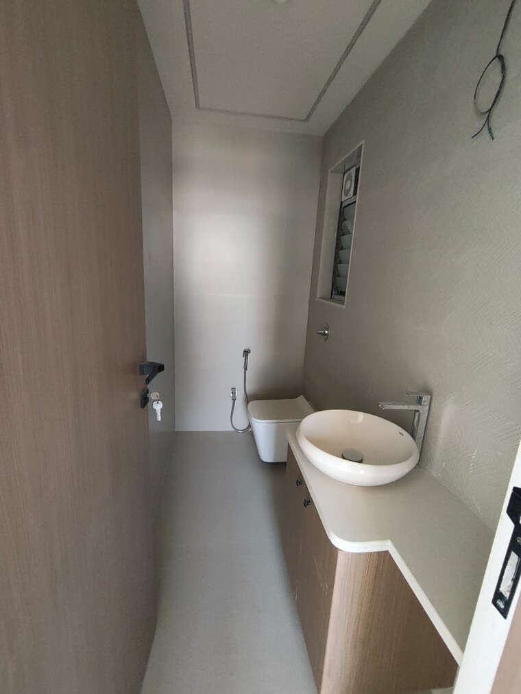 Attached Bathroom, lower parel west 2 Bedroom 960 Sq.Ft. Apartment In Lower Parel West Mumbai 9340051