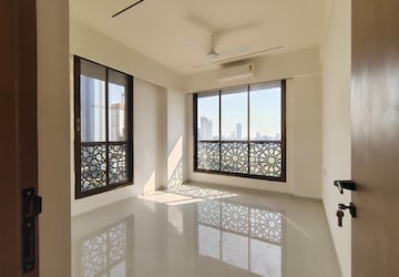 Master Bedroom in 2 BHK Apartment at Lower Parel West – for Rent