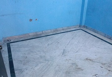 Room in 1 BHK Builder Floor at Vaishali Sector 3 – for Rent
