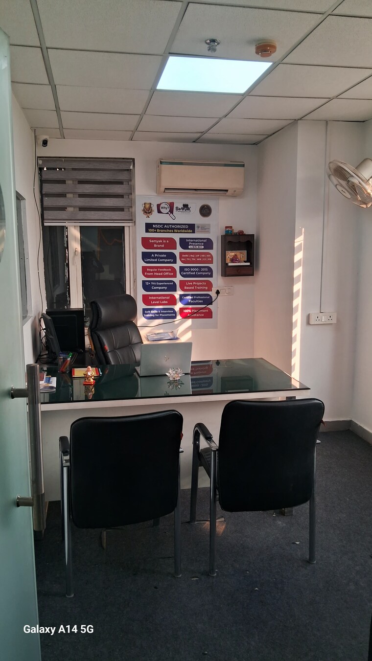 Team Area, motia-citi-royal-business-park Commercial Office Space 1376 Sq.Ft. In Ambala Highway Zirakpur 9340076