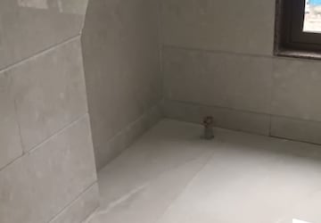 Bathroom in 1 BHK Apartment at Abrol House, Malad West – for Rent