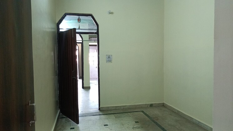 Room, vaishali sector 2 2 Bedroom 950 Sq.Ft. Builder Floor In Vaishali Sector 2 Ghaziabad 9340070