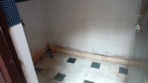 Bathroom in 2 BHK Builder Floor at Vaishali Sector 2 – for Rent