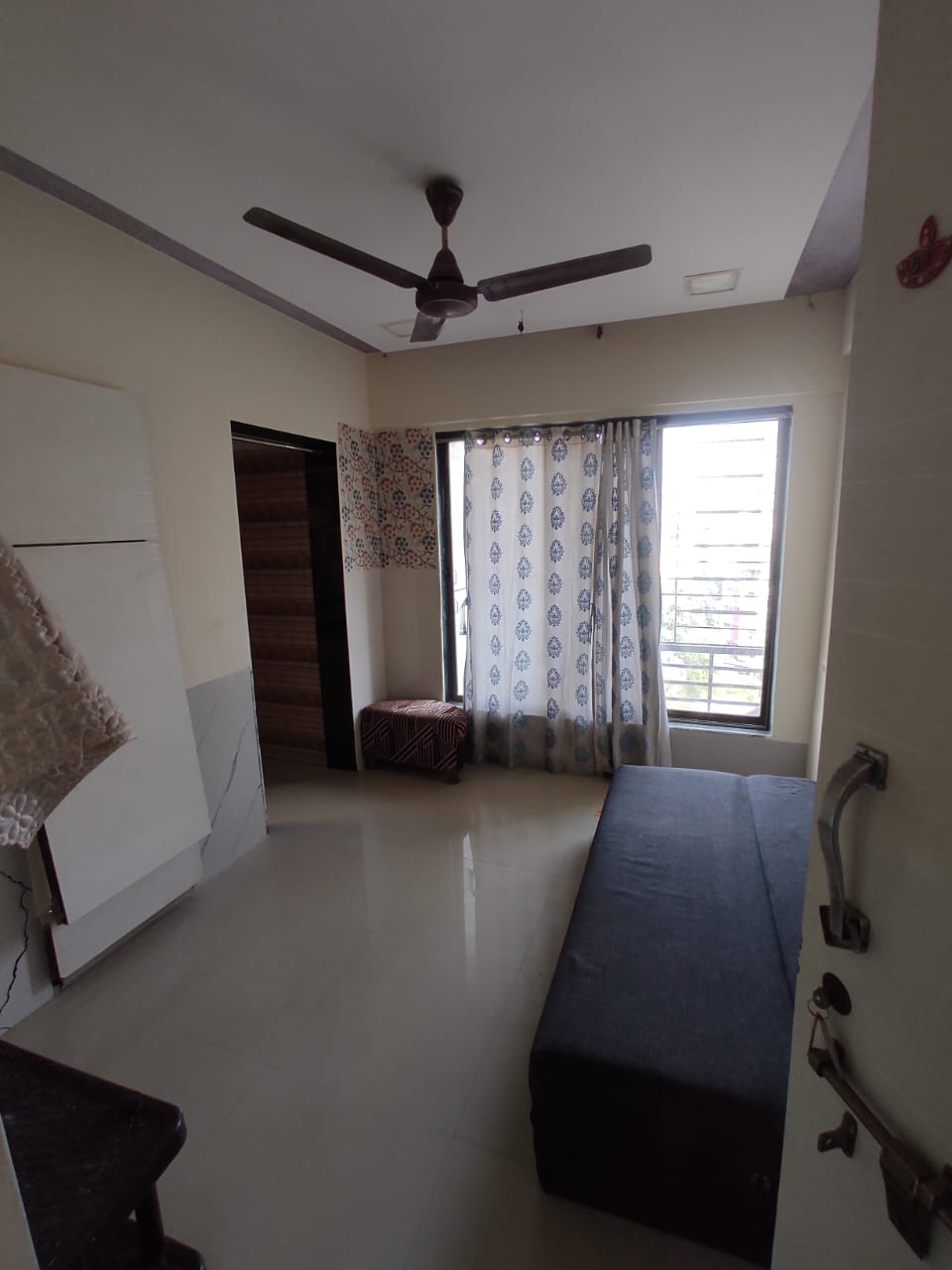 1 BHK + Extra Room Apartment For Rent in Squarefeet Grand Square