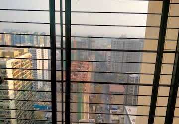 Room in 2 BHK Apartment at Acme Avenue, Kandivali West – for Rent
