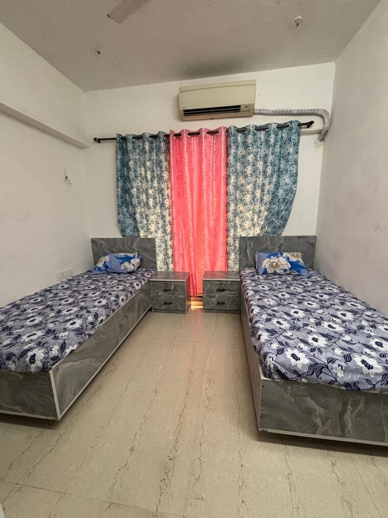 Bedroom, millionaire-heritage Pg For Girls In Andheri West 9340173
