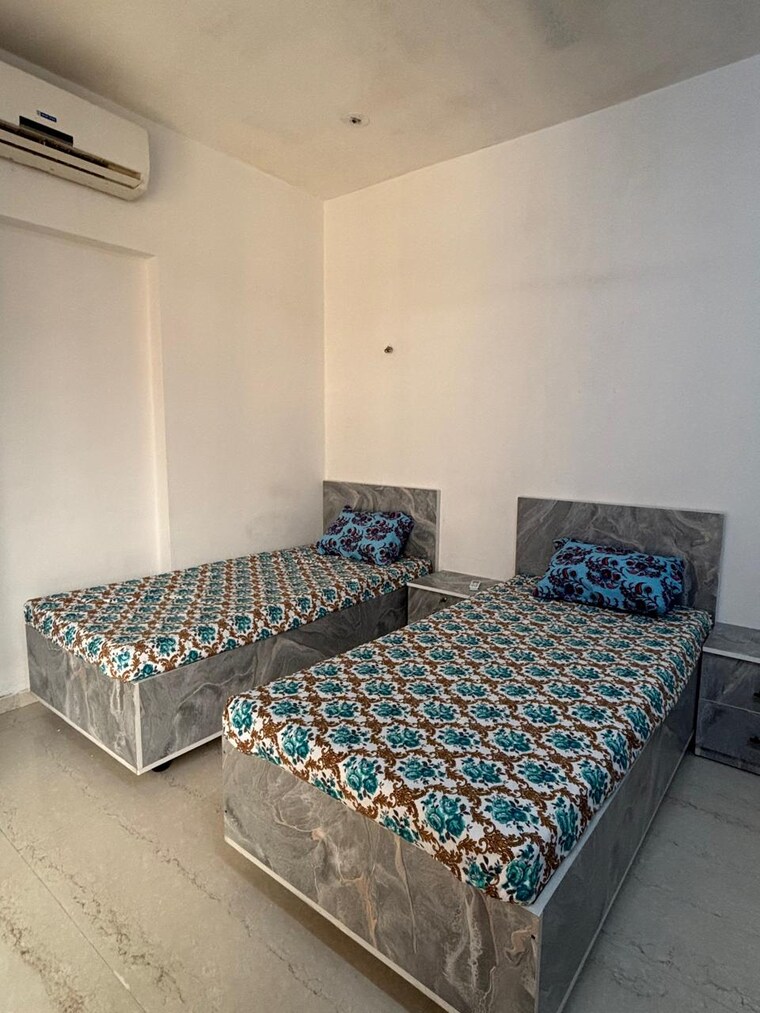 Bedroom, millionaire-heritage Pg For Girls In Andheri West 9340173