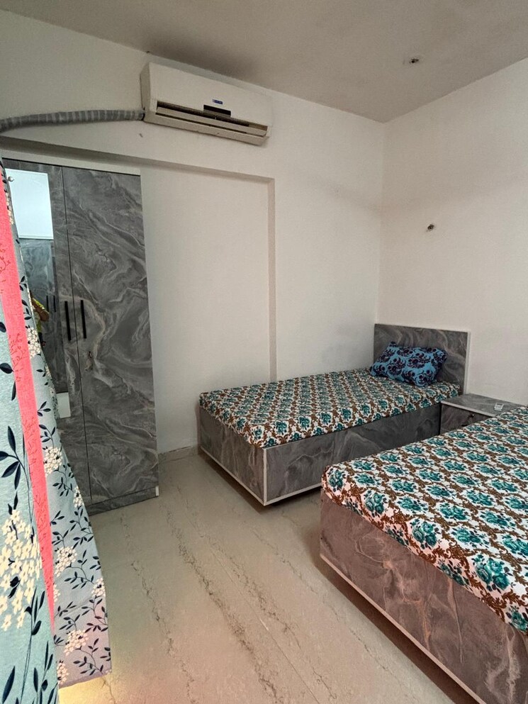Bedroom, millionaire-heritage Pg For Girls In Andheri West 9340173