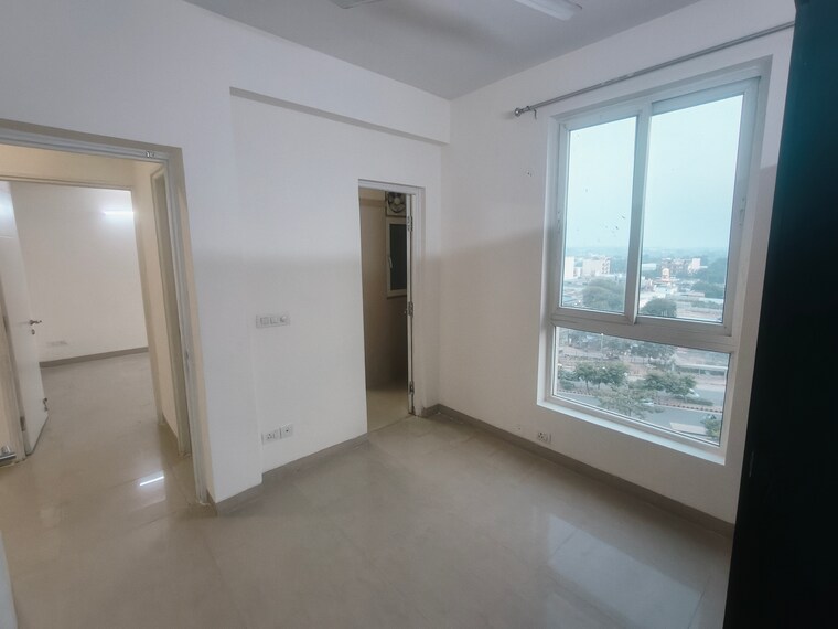 Room, emaar-emerald-estate 3 Bedroom 1395 Sq.Ft. Apartment In Sector 65 Gurgaon 9340351