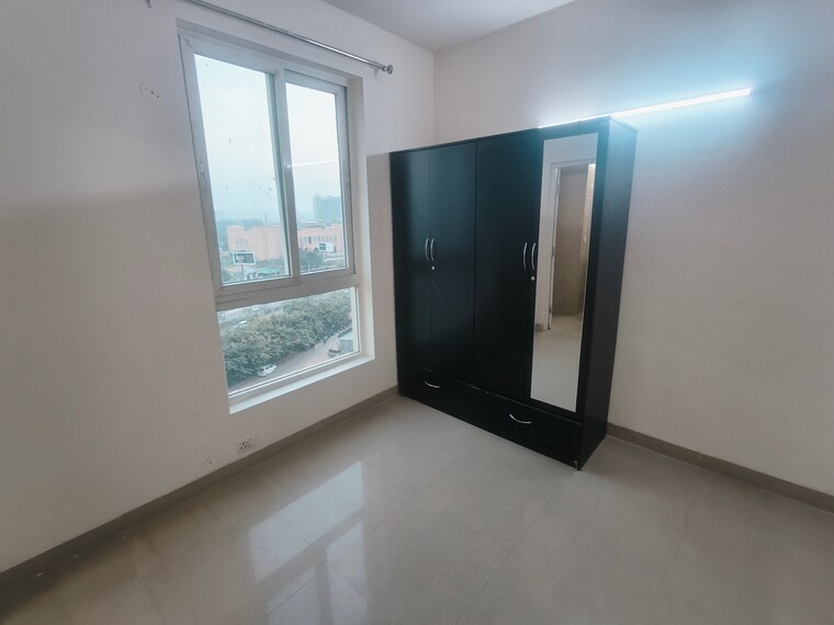 Room, emaar-emerald-estate 3 Bedroom 1395 Sq.Ft. Apartment In Sector 65 Gurgaon 9340351